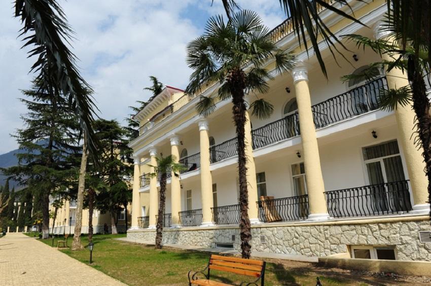 Lazurniy Bereg Hotel Gagra Exterior photo