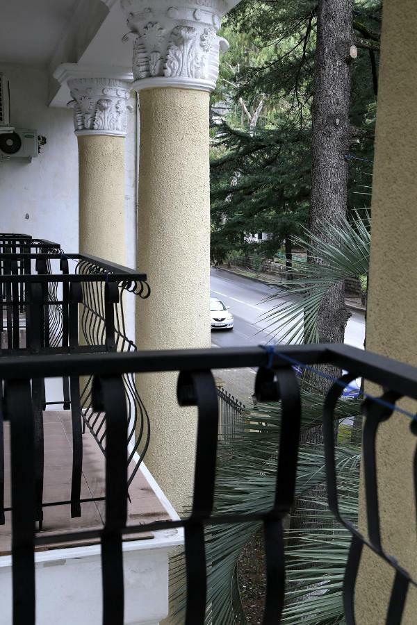 Lazurniy Bereg Hotel Gagra Exterior photo